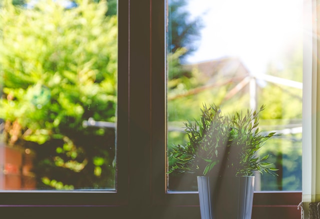 Slim isoleren: waarom isolerende raamfolie goed is voor je huis én energierekening